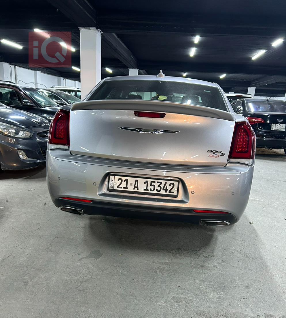 كرايسلر 300